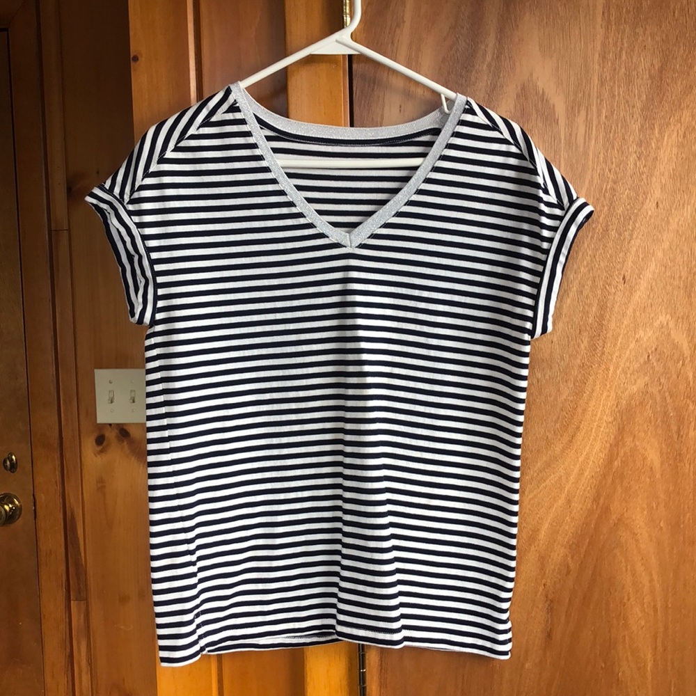 Navy blue/white t-shirt